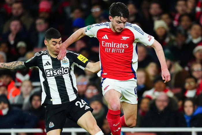 Top 5 Ngoại hạng Anh: Arsenal cũng run vì vé Cúp C1