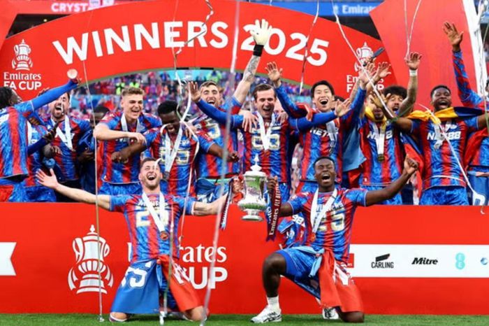 Tạo 'cú sốc' tại FA Cup, Crystal Palace lần đầu có danh hiệu sau 119 năm