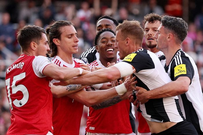 Đội Ngoại hạng Anh thứ 2 có vé dự Champions League