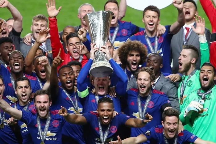 Những nhà vô địch Europa League kém duyên ở đấu trường Champions League