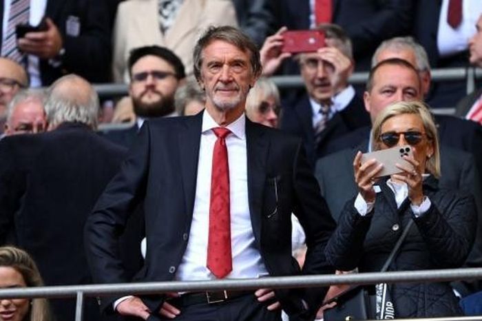 Sir Jim Ratcliffe mất 6 tỉ bảng sau hơn một năm tiếp quản Man Utd