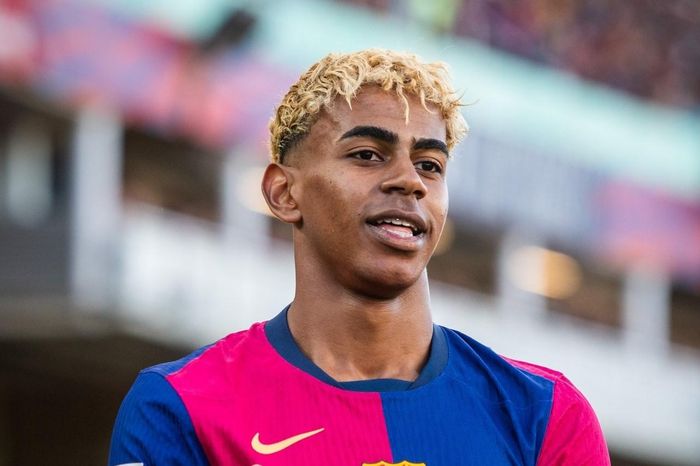 Yamal vẽ siêu phẩm, Barca trắng tay trong ngày nâng cúp vô địch