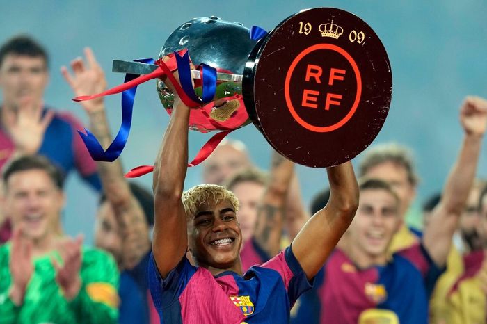 Lamine Yamal vượt Messi: Người bước ra từ vũ trụ Marvel