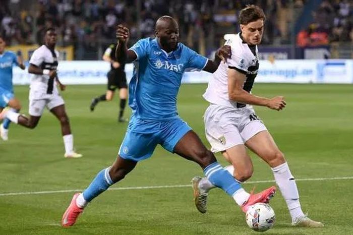 Cuộc cạnh tranh chức vô địch Serie A chưa ngã ngũ