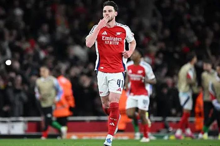 Arsenal giữ vững ngôi vị Á quân tại Premier League