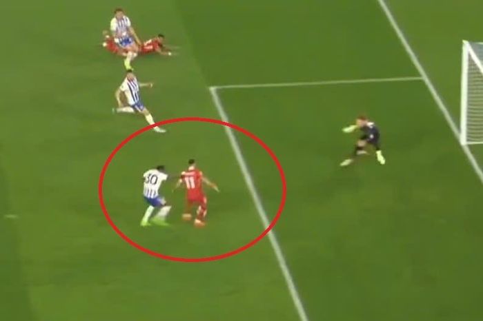 Pha bỏ lỡ khó tin của Salah