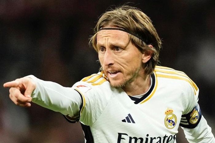 HLV Alonso ra phán quyết về Modric