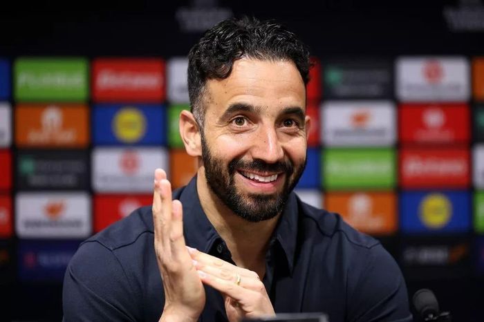 MU xác nhận đội hình đá chung kết Europa League