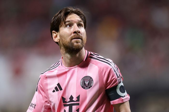 CLB công khai chiêu mộ Messi