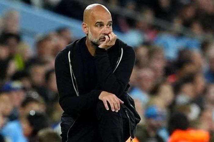 Pep Guardiola dọa rời Man City nếu đội hình tiếp tục quá đông