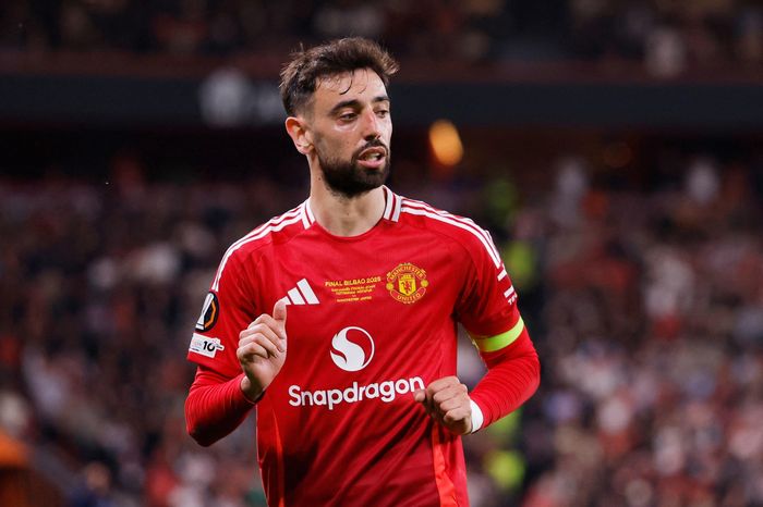 Bruno Fernandes cân nhắc rời MU