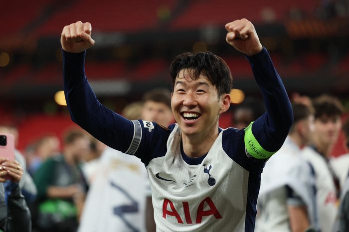 Với Tottenham, Son Heung-min giờ vĩ đại hơn Kane