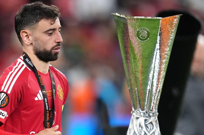 MU lại thua Europa League: Biểu tượng thất bại Bruno Fernandes