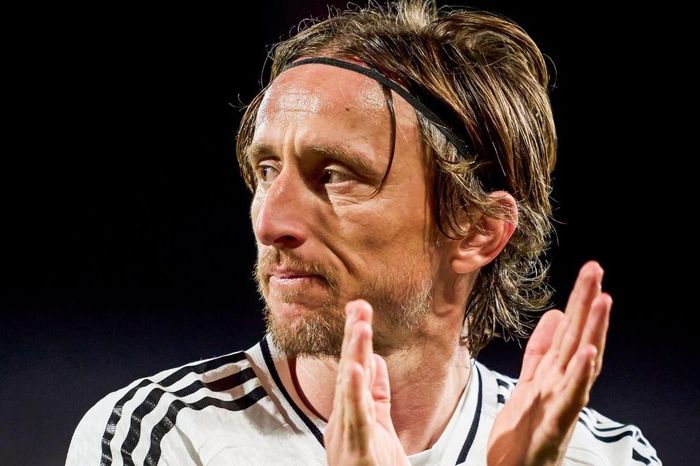 Dàn sao bóng đá tri ân Modric