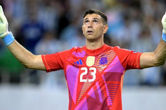 Emiliano Martinez quyết rời Aston Villa