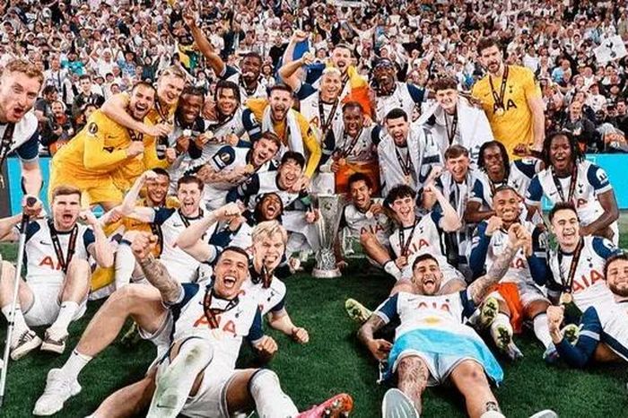 Tottenham sẵn sàng cho lễ diễu hành chức vô địch Europa League