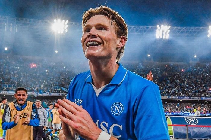 McTominay hay nhất Serie A
