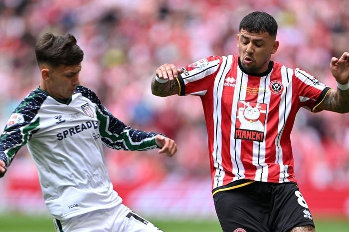 Chung kết thăng hạng Premier League: Sunderland nhận trái đắng