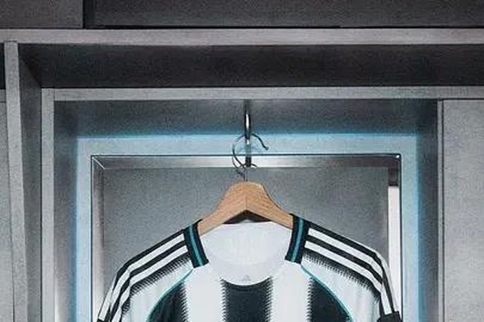 Newcastle ra mắt mẫu áo đấu sân nhà mùa giải 2025-2026