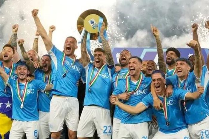 McTominay tỏa sáng, Napoli vô địch Serie A