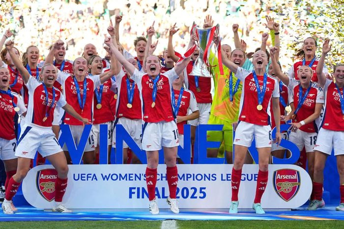 Đội nữ Arsenal vô địch C1