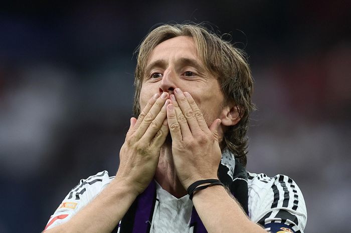 Dấu hiệu Modric tái xuất bóng đá Anh