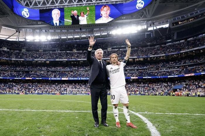 Real Madrid chia tay HLV Ancelotti và Modric bằng chiến thắng trọn vẹn