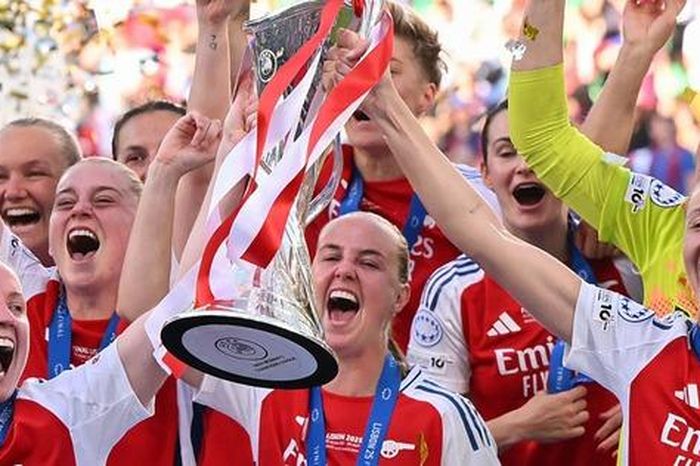Arsenal gây bất ngờ lớn khi vô địch UEFA Champions League bóng đá nữ