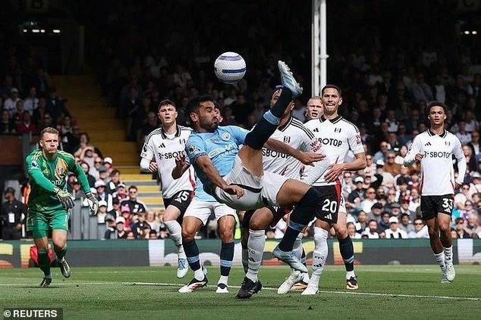 Gundogan ghi siêu phẩm, Man City đoạt vé dự Champions League