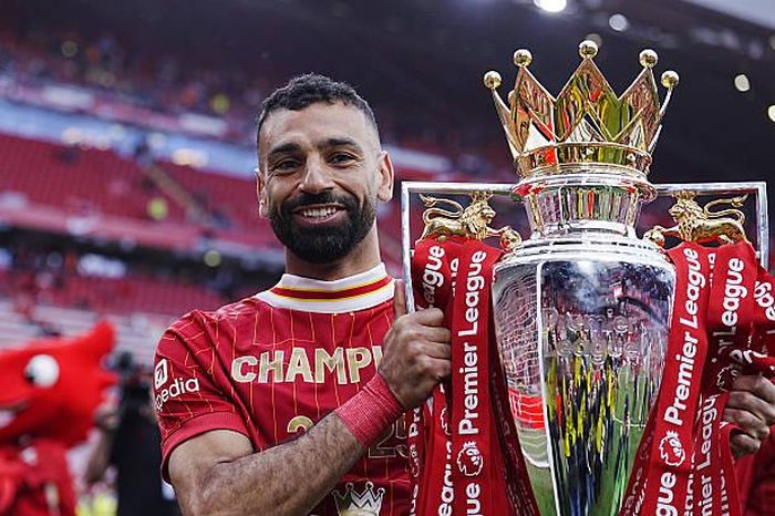 Mohamed Salah đi vào lịch sử với cú đúp danh hiệu danh giá tại Premier League