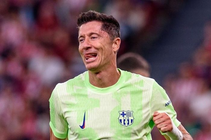 Lewandowski lập cú đúp, Barca thắng đậm trận hạ màn