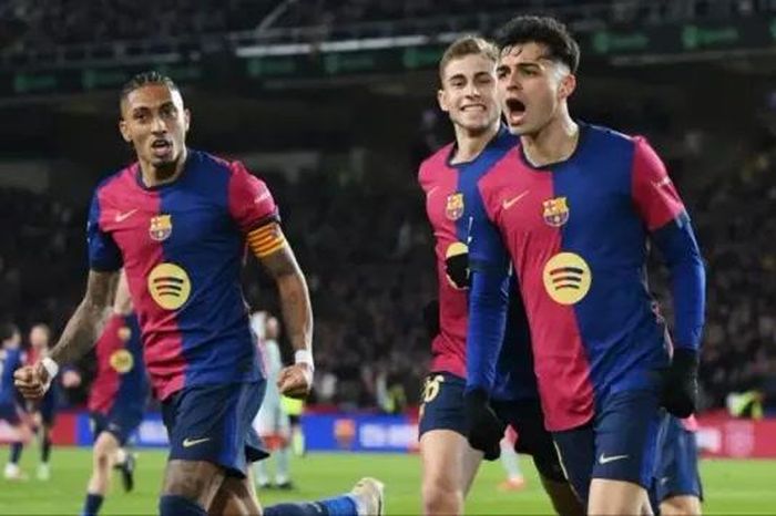 Barcelona và Juventus kết thúc mùa giải