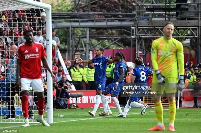 Hạ màn Ngoại hạng Anh, Chelsea nghẹt thở vượt ải City Ground giành vé Champions League