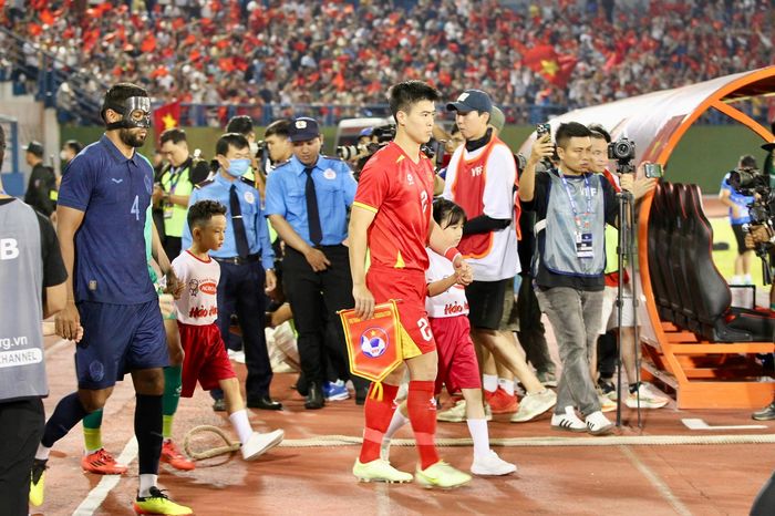 Thầy trò Kim Sang-sik bận rộn đón tiếp CLB Manchester United