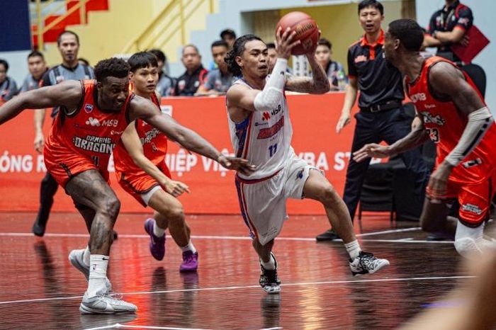 'Trâu Thủ đô' lội ngược dòng sau bảy hiệp đấu