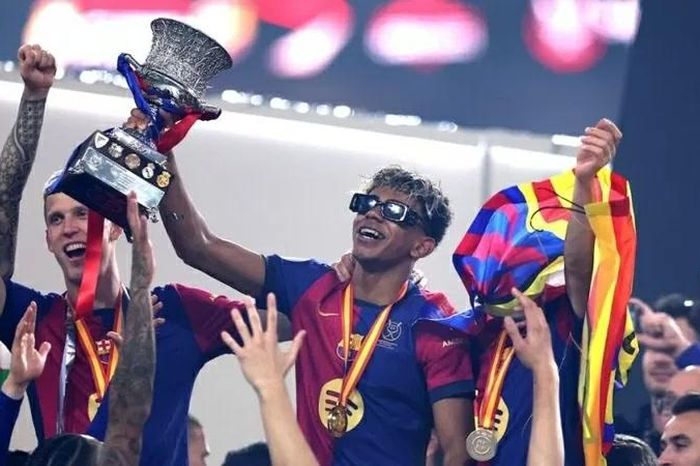 Yamal cuối cùng đạt thỏa thuận gia hạn hợp đồng với Barca
