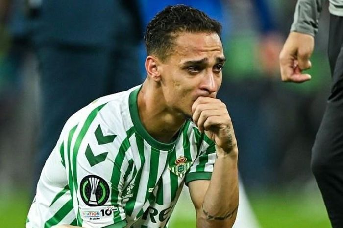 Antony bật khóc trong ngày Betis tan mộng vô địch