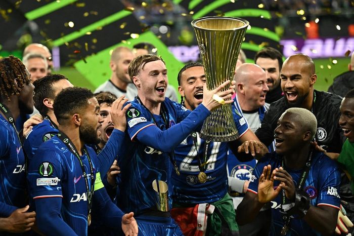 Chelsea đi vào lịch sử
