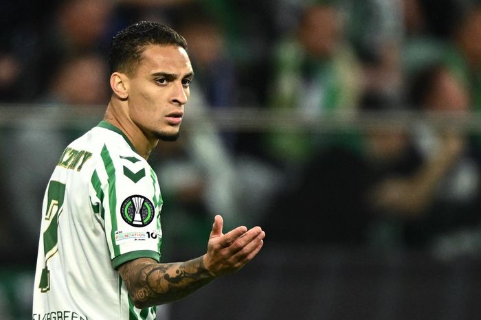'Antony không thể chơi ở Premier League'