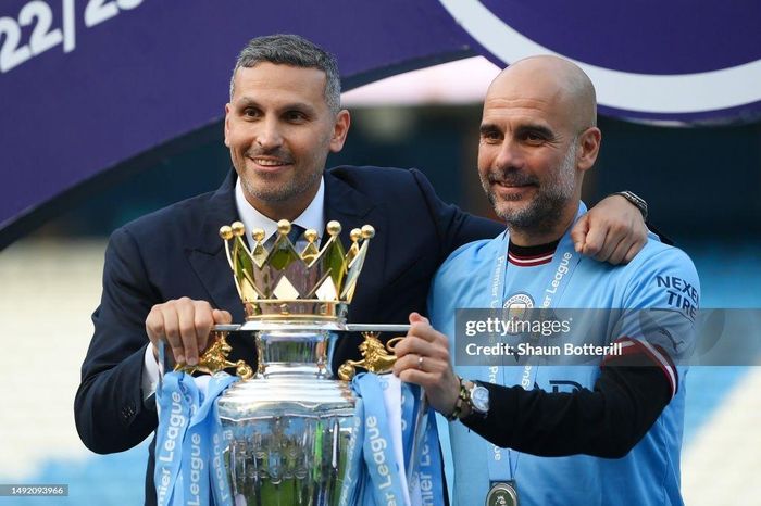 Ông chủ của Man City gửi lời cảnh báo đanh thép tới Liverpool