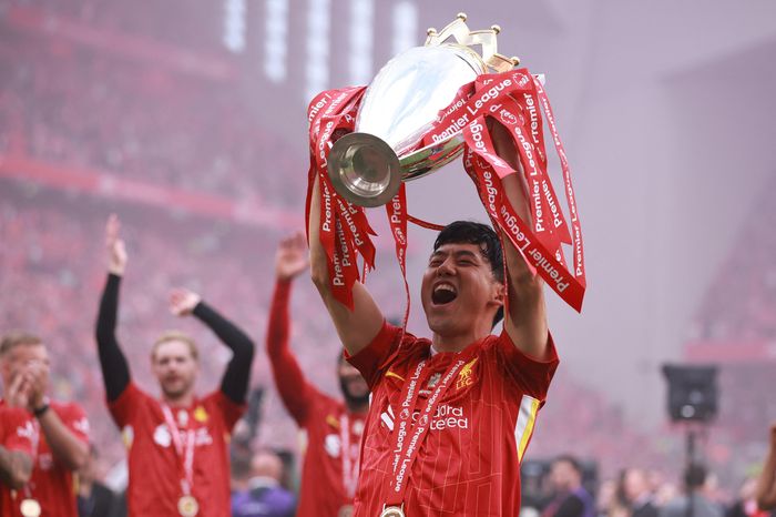 Sao Nhật Bản chốt tương lai ở Liverpool