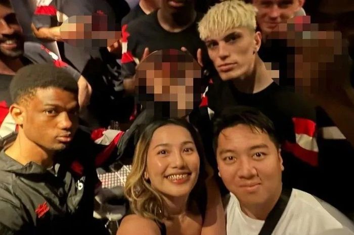 Bộ đôi sao Man Utd có hành động gây sốc tại Malaysia