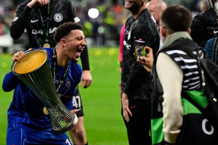 Chuyển nhượng 30/5: Chelsea đàm phán mua đứt Sancho từ MU