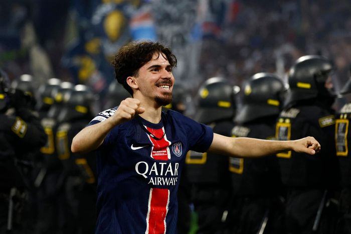Người hùng PSG từng chật vật tại Premier League