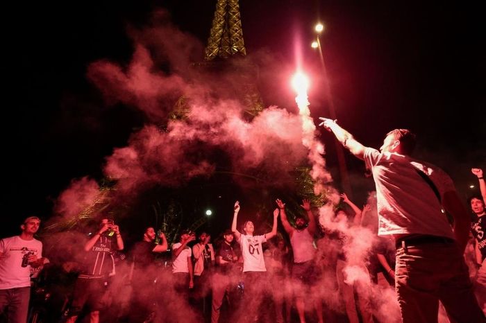 Hai người tử vong trong đêm ăn mừng PSG vô địch UEFA Champions League