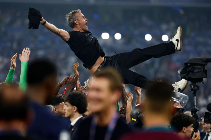 PSG vô địch, UEFA thắng hay thua với thể thức mới?