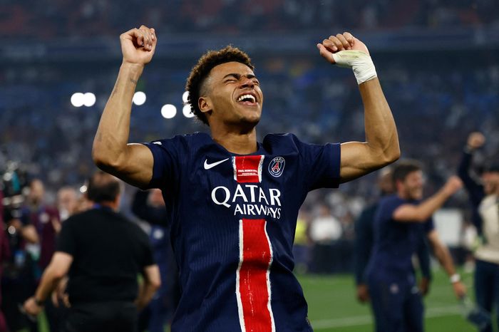 Nhà vô địch Champions League tăng giá