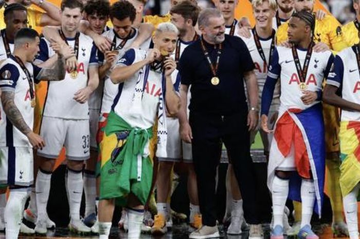 Vô địch Europa League, HLV Postecoglou lo bị mất ghế ở Tottenham