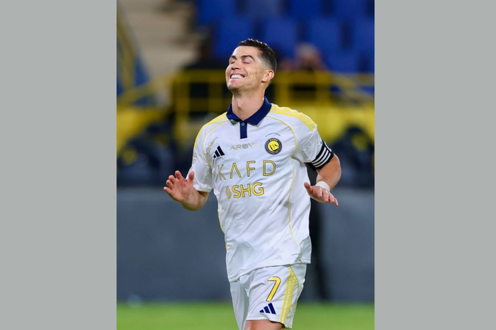 Ronaldo toan tính gì?