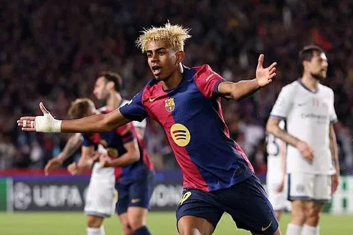 Yamal đoạt giải bàn thắng đẹp nhất UEFA Champions League 2024/25
